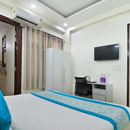 Hotel The Vertigo By Boom Rooms Νόιντα Εξωτερικό φωτογραφία