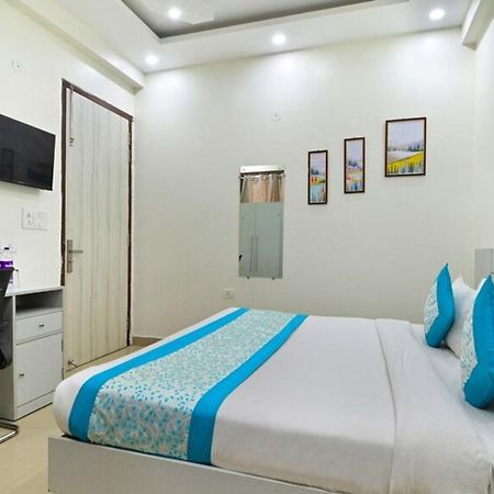 Hotel The Vertigo By Boom Rooms Νόιντα Εξωτερικό φωτογραφία