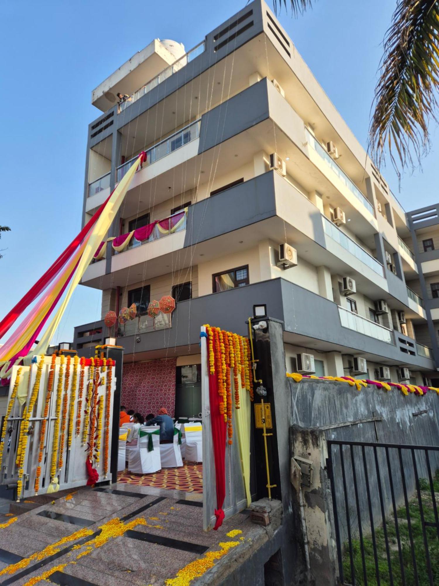 Hotel The Vertigo By Boom Rooms Νόιντα Εξωτερικό φωτογραφία
