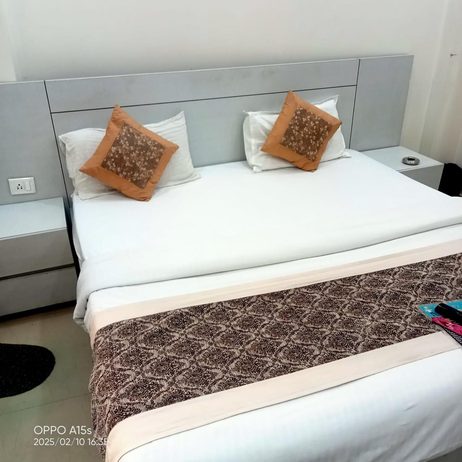 Hotel The Vertigo By Boom Rooms Νόιντα Εξωτερικό φωτογραφία