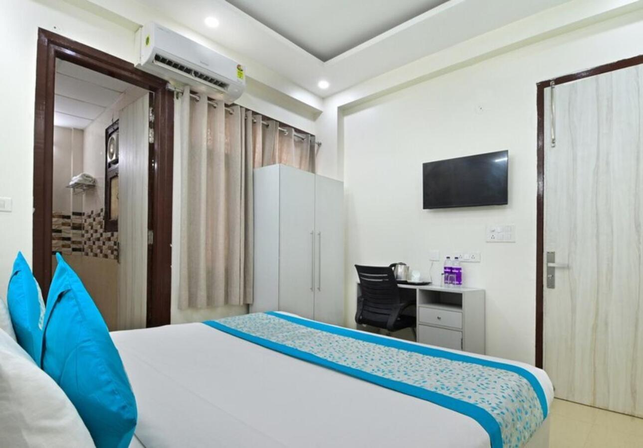Hotel The Vertigo By Boom Rooms Νόιντα Εξωτερικό φωτογραφία