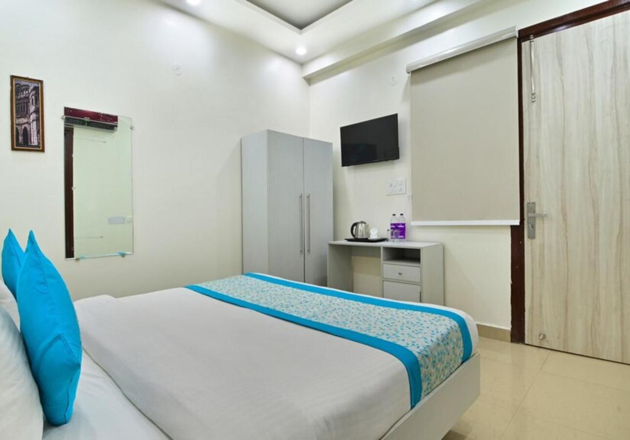 Hotel The Vertigo By Boom Rooms Νόιντα Εξωτερικό φωτογραφία