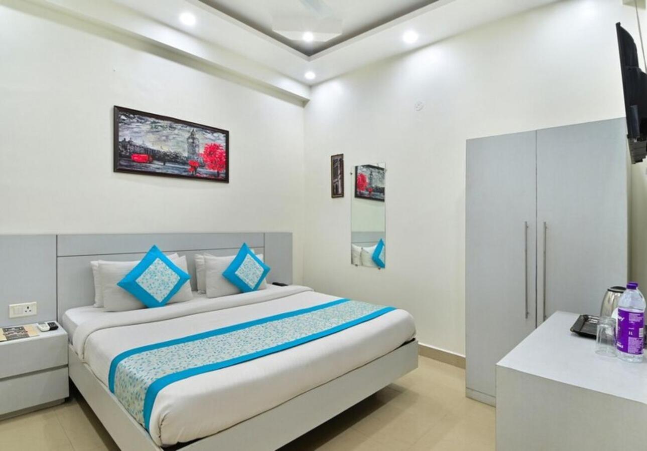 Hotel The Vertigo By Boom Rooms Νόιντα Εξωτερικό φωτογραφία