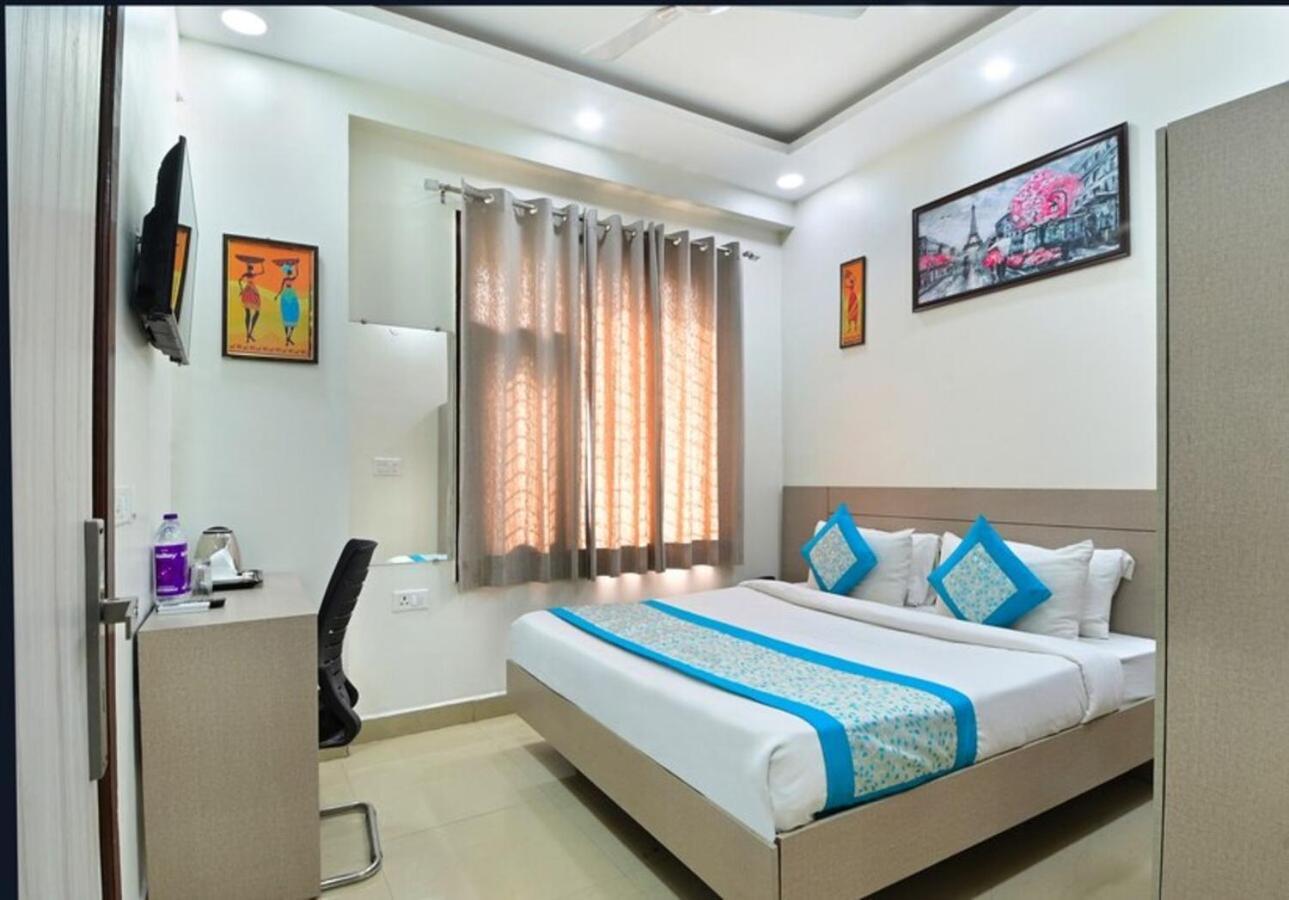 Hotel The Vertigo By Boom Rooms Νόιντα Εξωτερικό φωτογραφία