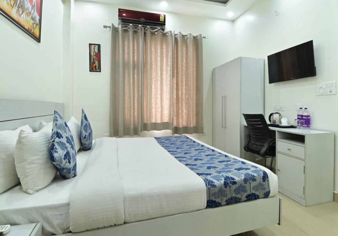 Hotel The Vertigo By Boom Rooms Νόιντα Εξωτερικό φωτογραφία