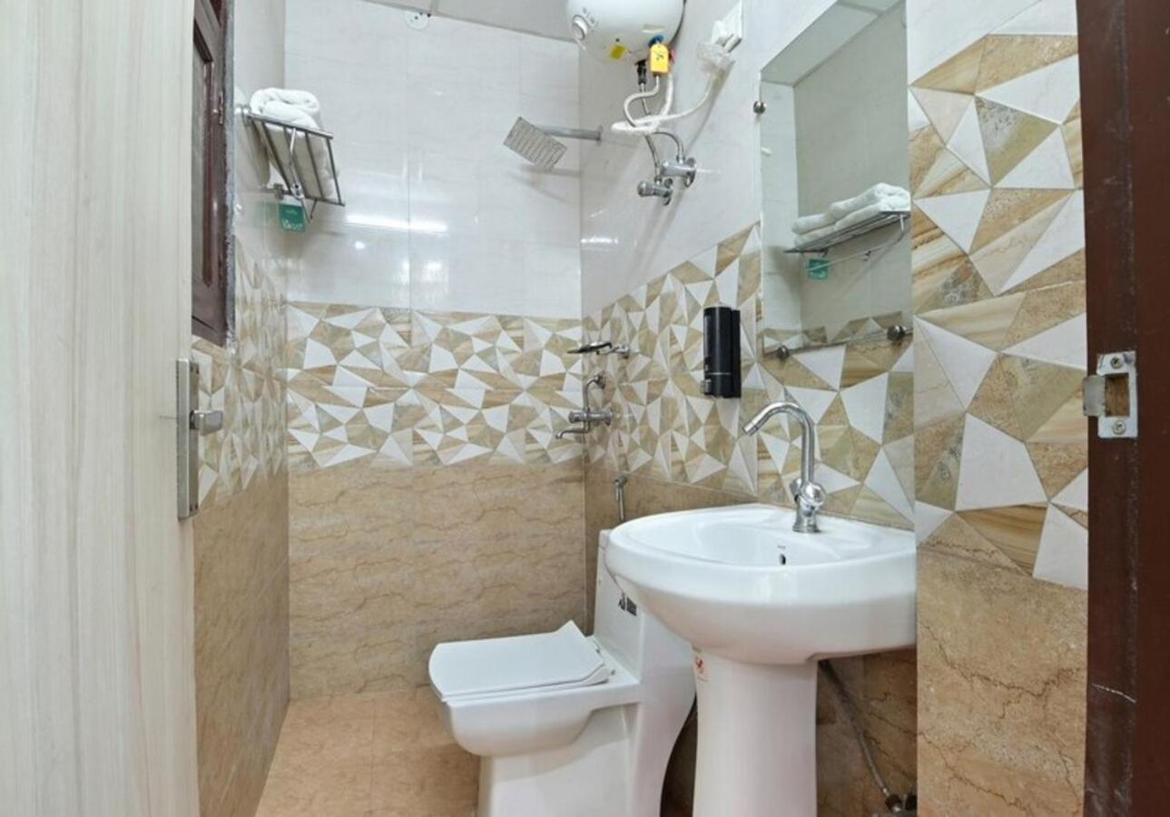 Hotel The Vertigo By Boom Rooms Νόιντα Εξωτερικό φωτογραφία